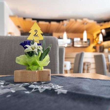 Aparthotel Dolomites Living&Relax Commezzadura Exteriér fotografie