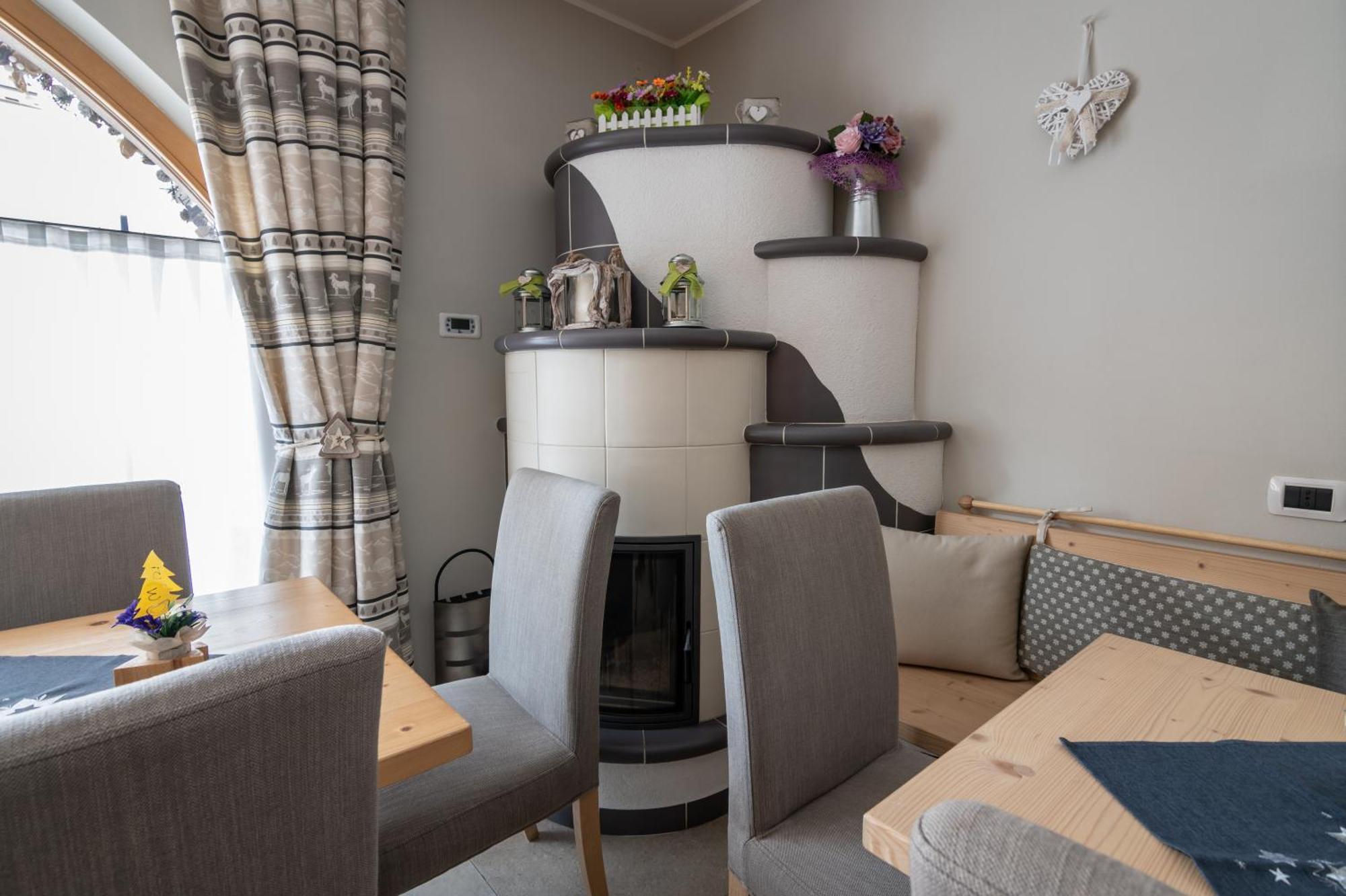 Aparthotel Dolomites Living&Relax Commezzadura Exteriér fotografie
