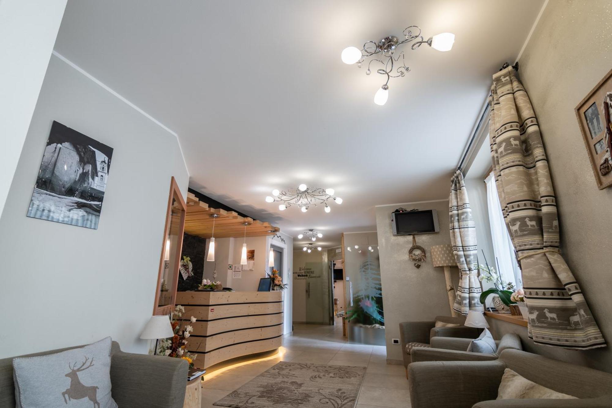 Aparthotel Dolomites Living&Relax Commezzadura Exteriér fotografie