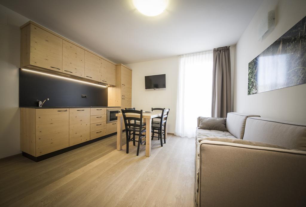 Aparthotel Dolomites Living&Relax Commezzadura Pokoj fotografie